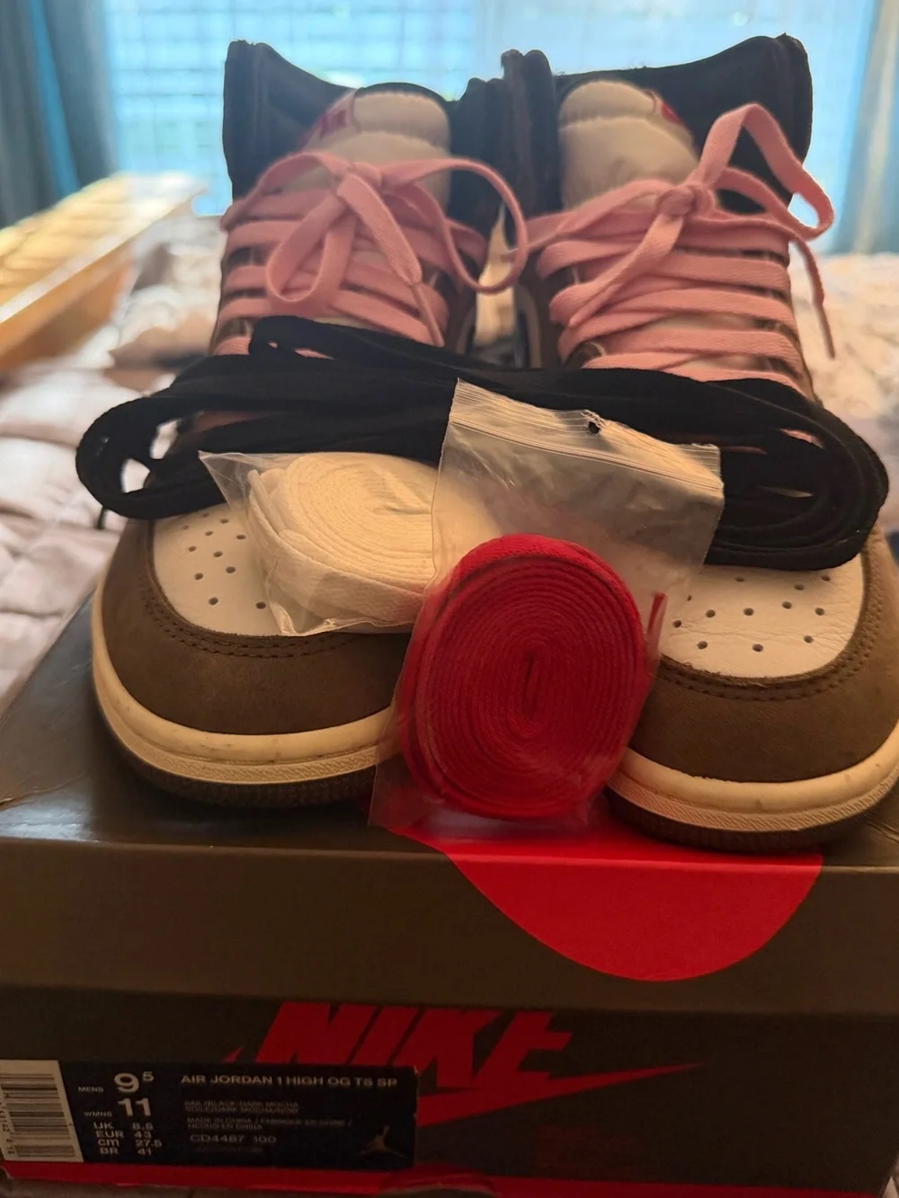 Travis Scott Jordan Air Jordan 1 High OG TS SP — Brown, White & Pink